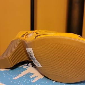 dress sandals Mustard color